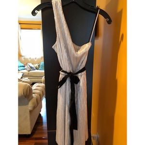 One shoulder gold dress